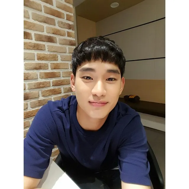 Kim Soo Hyun yang bikin hati fans meleleh. ©Instagram/Kim Soo Hyun
