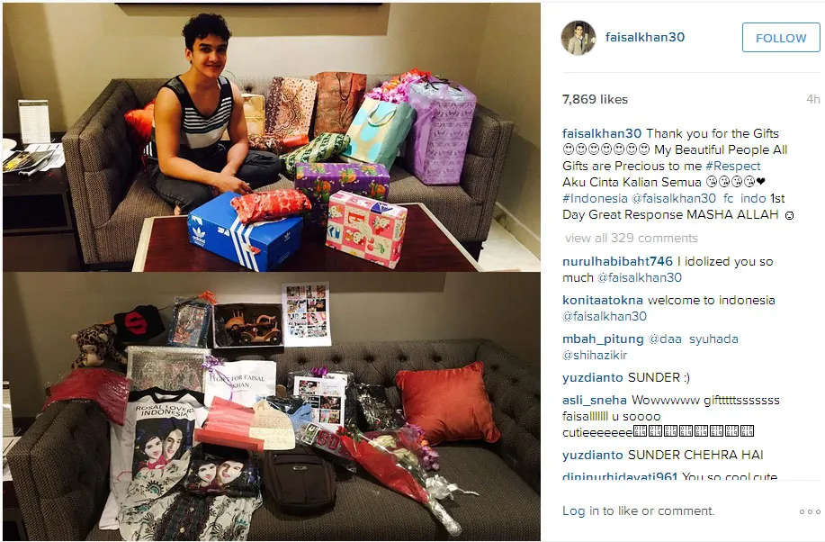 Faisal pose bareng kado dari fansnya © Instagram.com/faisalkhan30