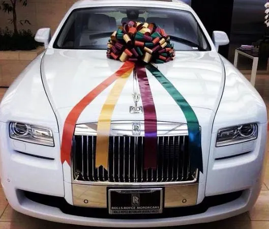 Inilah mobil Rolls Royce yang diberikan Salman untuk Arpita. @filmibeat
