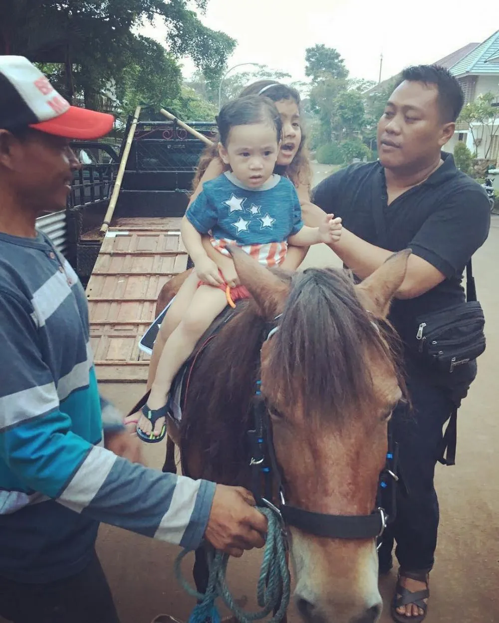 (Credit: Instagram/raffinagita1717)