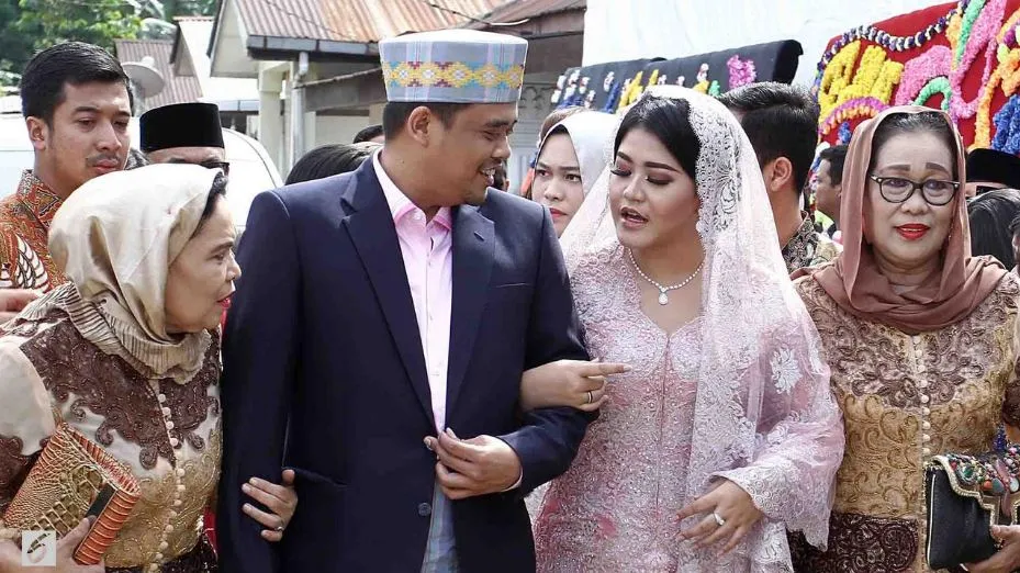 Bobby Nasution dan Kahiyang Ayu (credit: bintang.com/Deky Prayoga)