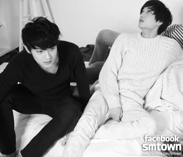 Tao dan Kai EXO yang dikhawatirkan mengalami cedera sampai harus dilarikan ke rumah sakit. SM Entertainment®