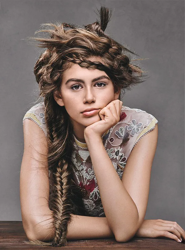 Kaia secantik supermodel profesional © Teen Vogue