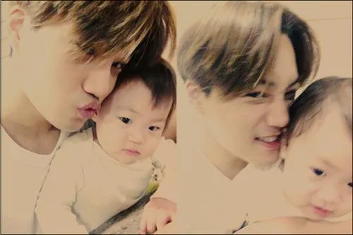 Selfie Kai dan keponakan tercinta, dipersembahkan kepada fans setia © EXO official website
