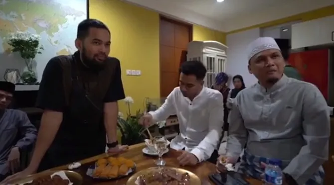 Kajian di rumah Raffi Ahmad © instagram.com/raffinagita1717