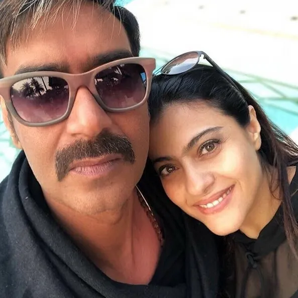 Kajol dan Ajay Devgan hari ini merayakan wedding anniversary ke-19, (24/2) ©instagram/kajol