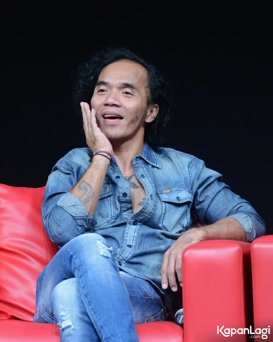 Kegemaran Kaka pada Ikan Hiu disebabkan oleh peran ikan tersebut sebagai predator utama yang menjaga keseimbangan ekosistem © KapanLagi.com/Bambang E Ros