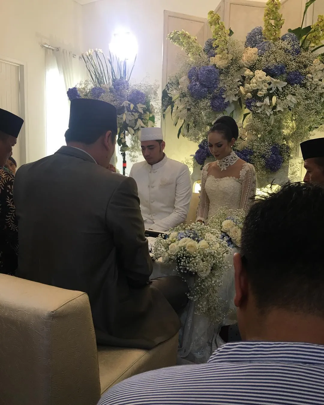 Kalina resmi dinikahi oleh Hendrayan. 呼nstagram/rizkyramadhan_asyura