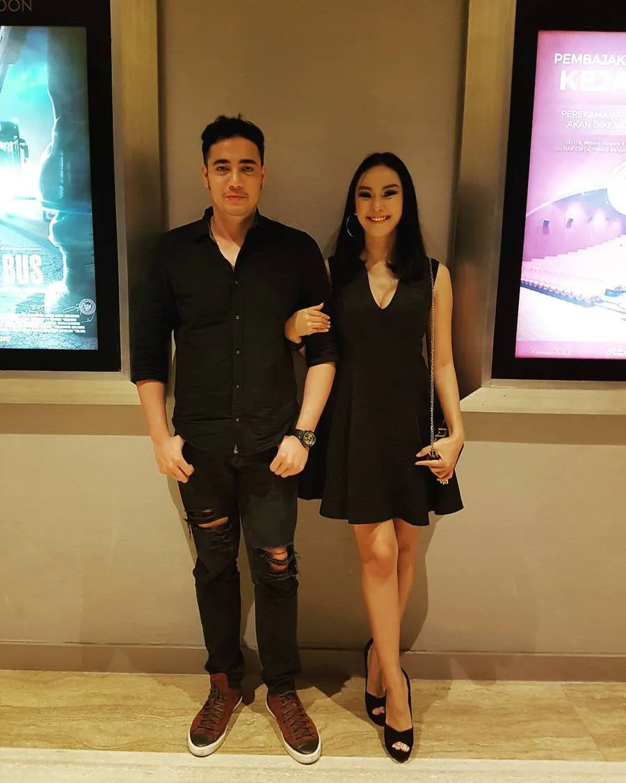 Kalina Gandeng Pacar Ganteng