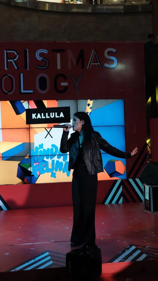 Kallula perform di event Kirsmatology © KapanLagi.com®/Mathias Purwanto