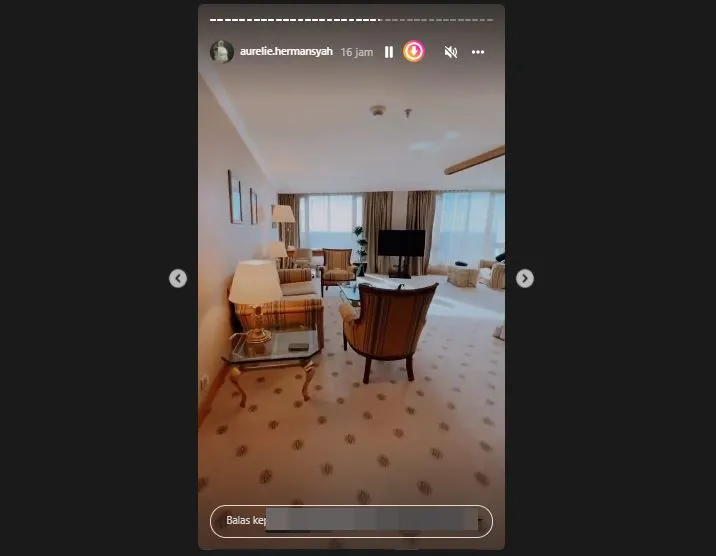 Ada Sofa Besar