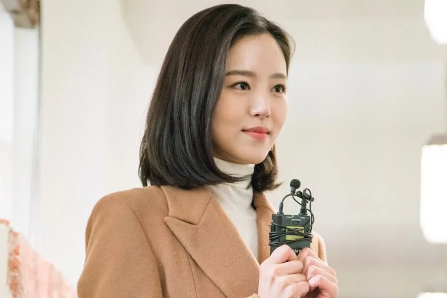 Kang Han Na kini beraktivitas sendiri © Fantagio Entertainment