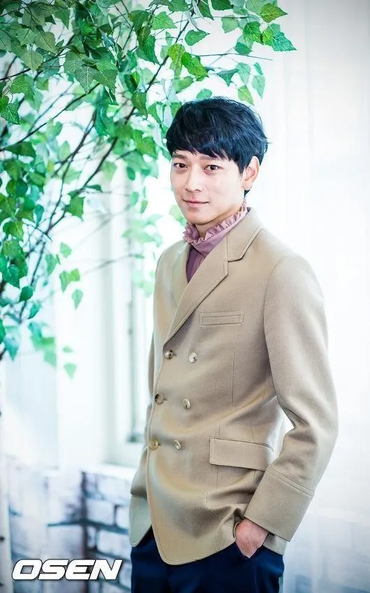 Kang Dong Won dipastikan tidak masuk YG Entertainment. © OSEN