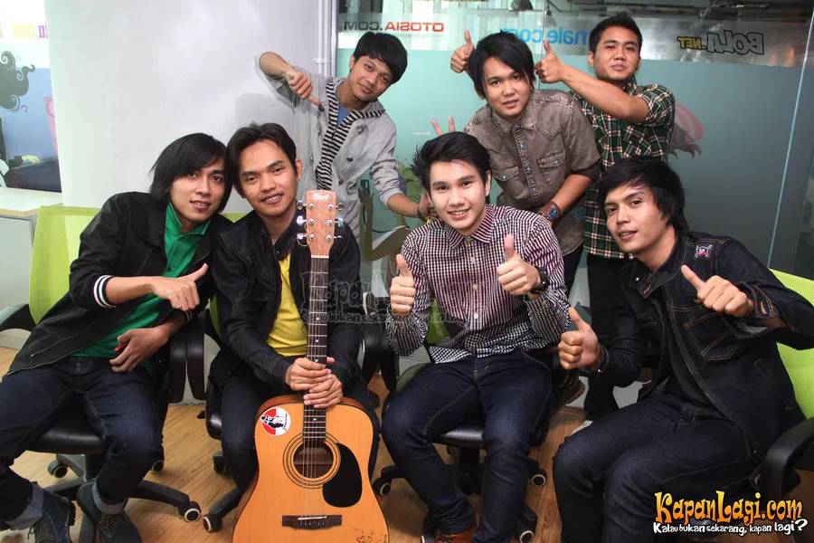 Kangen Band Beri Kado 'Ijab Kabul' Pada Sang Keyboard - KapanLagi.com