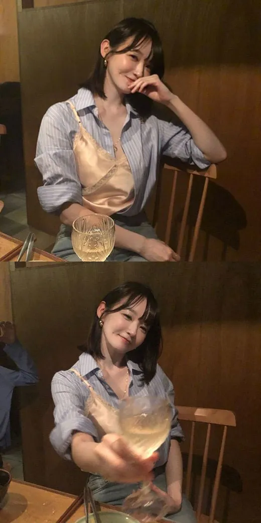 Kemeja membingungkan Kang Min Kyung yang dibahas netizen. © My Daily
