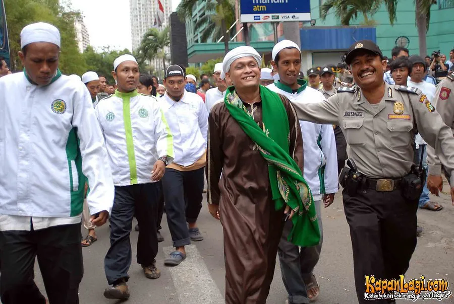 FPI tetap melakukan aksi penolakan Miss World 2013.