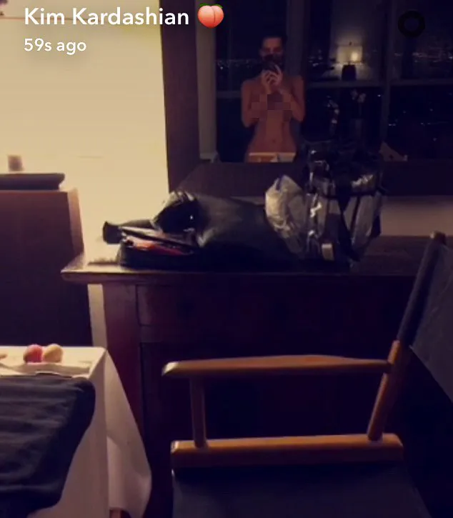 Kim bugil (lagi) © Kim's Snapchat