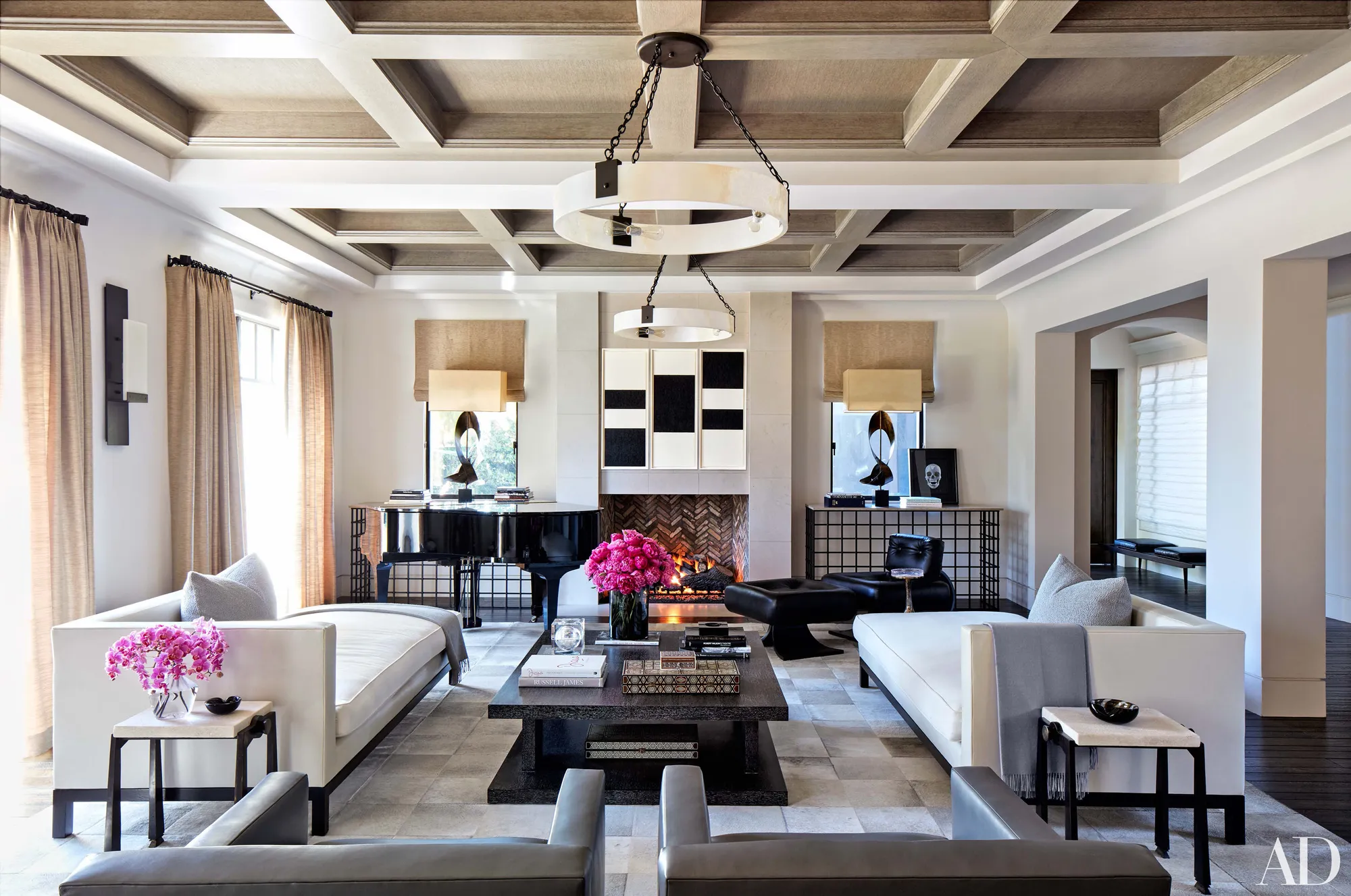 Hunian Kourtney Kardashian vintage modern © Architectural Digest