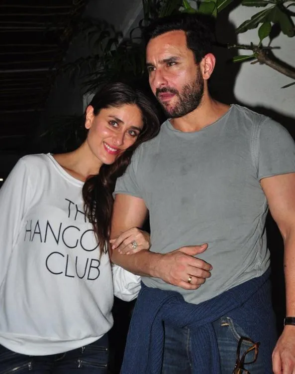 Kareena Kapoor dan Saif Ali Khan di sebuah acara di India ©pinkvilla