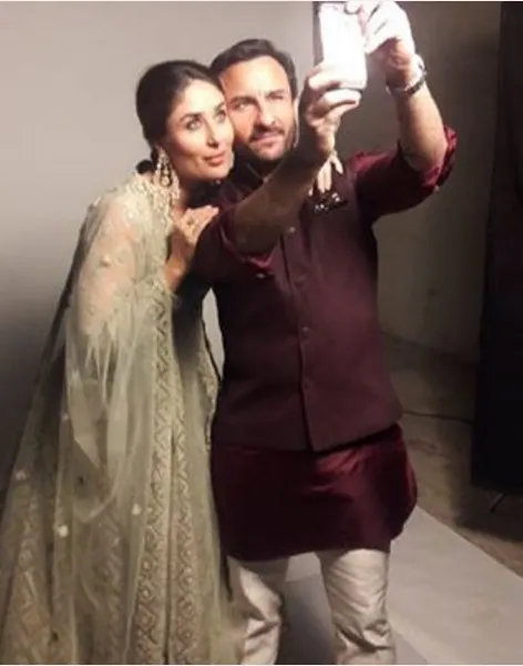 Begini pose Kareena dan Saif kala selfie ©pinkvilla