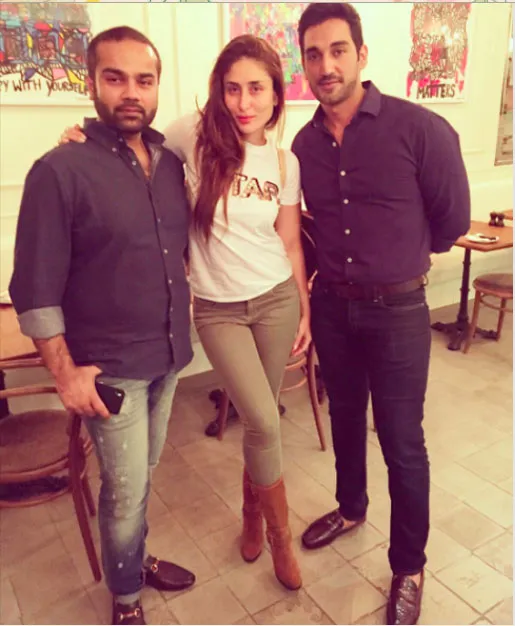 Gaya Kareena Kapoor yang ini mirip koboi, setuju? © Pinkvilla.com