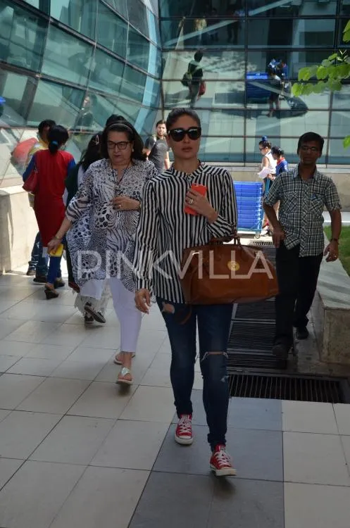 Kareena kembali tampil awet muda saat kepergok di bandara © Pinkvilla.com