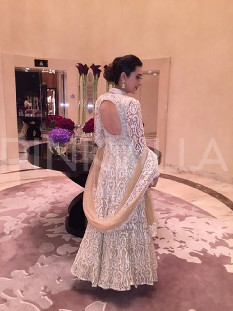 Ini dia penampilan memukau Karisma Kapoor, super cantik! @pinkvilla.com