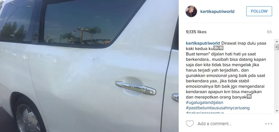 Kondisi mobil Kartika Putri © Instagram.com/kartikaputriwolrd