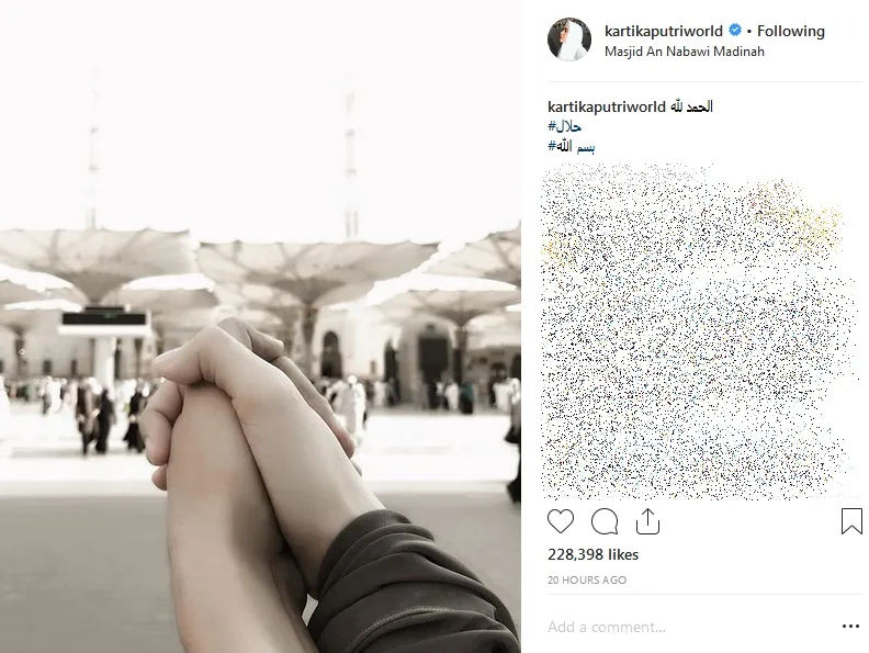 Dikabarkan Menikah Karena Foto Ini