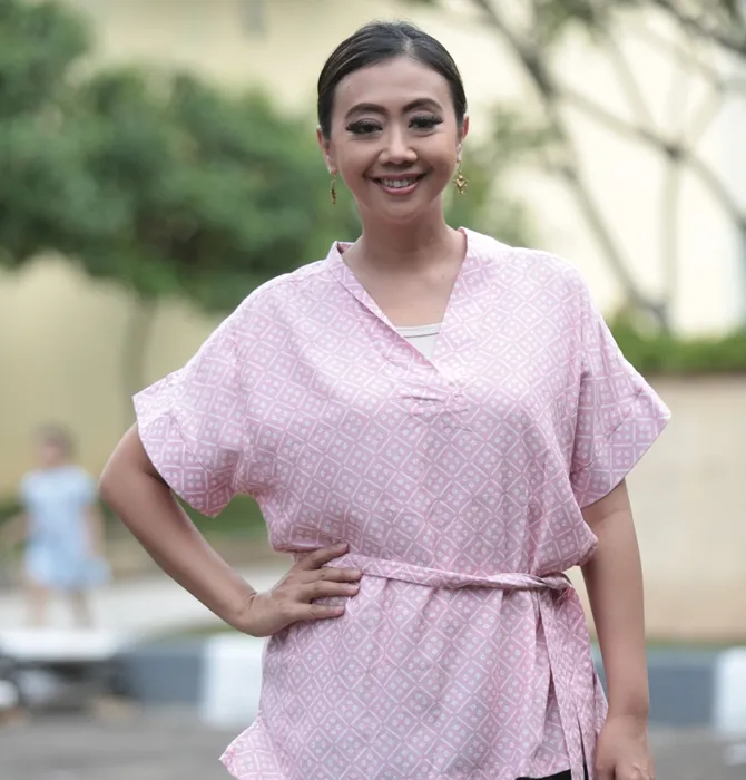 Seminggu lagi anak Asri Welas akan memakai kacamata baru buatan Jerman. © KapanLagi.com/Muhammad Akrom Sukarya