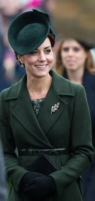 Kate Middleton pernah mengenakan coat hijau sebelumnya © Hollywoodlife.com/REX