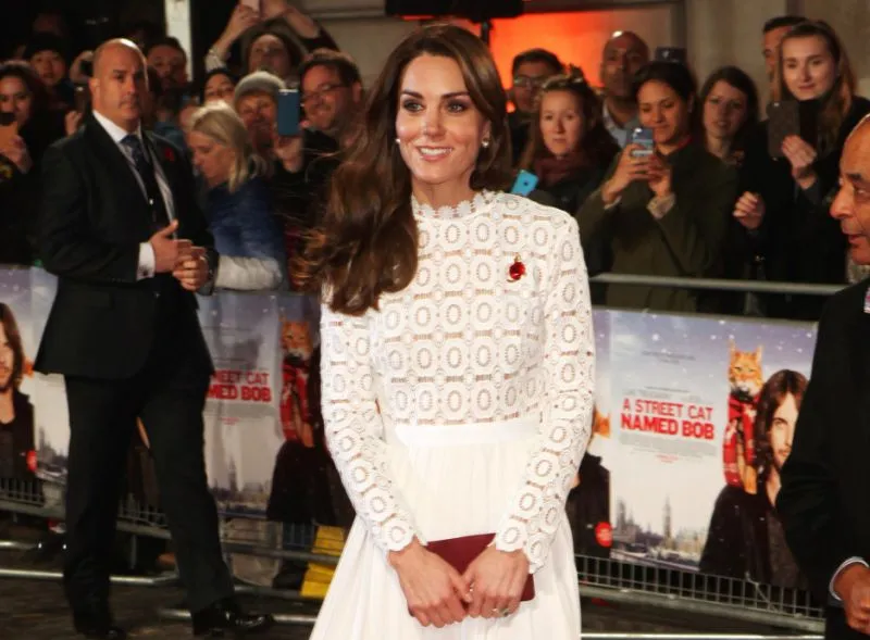 Kate Middleton Terlihat Membawa Tas © Yahoo