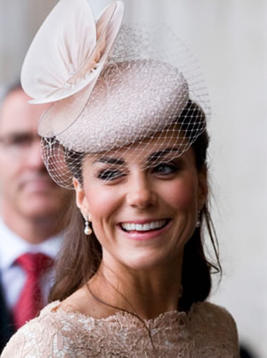 Kate Middleton Berbagai Topi Kate Middleton Mana Yang 
