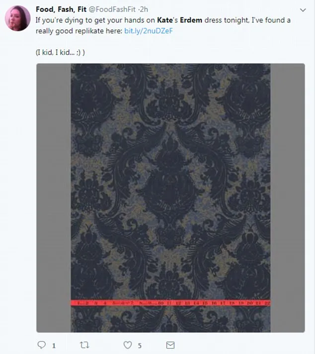 Netizen menilai jika gaun Kate mirip dengan kain gorden © twitter.com