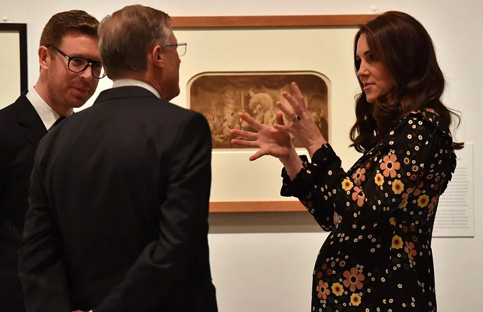 Perut Kate semakin membesar saat hamil 7 bulan © AFP/dailymail.co.uk