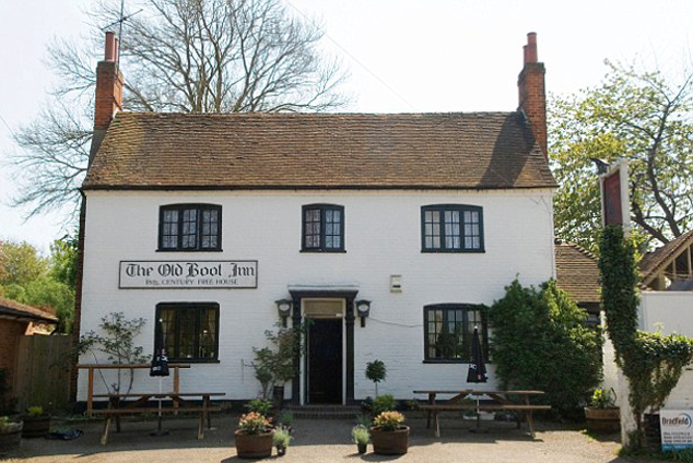 Inilah potret cafe tempat Kate dan William biasa nongkrong @ dailymail.co.uk