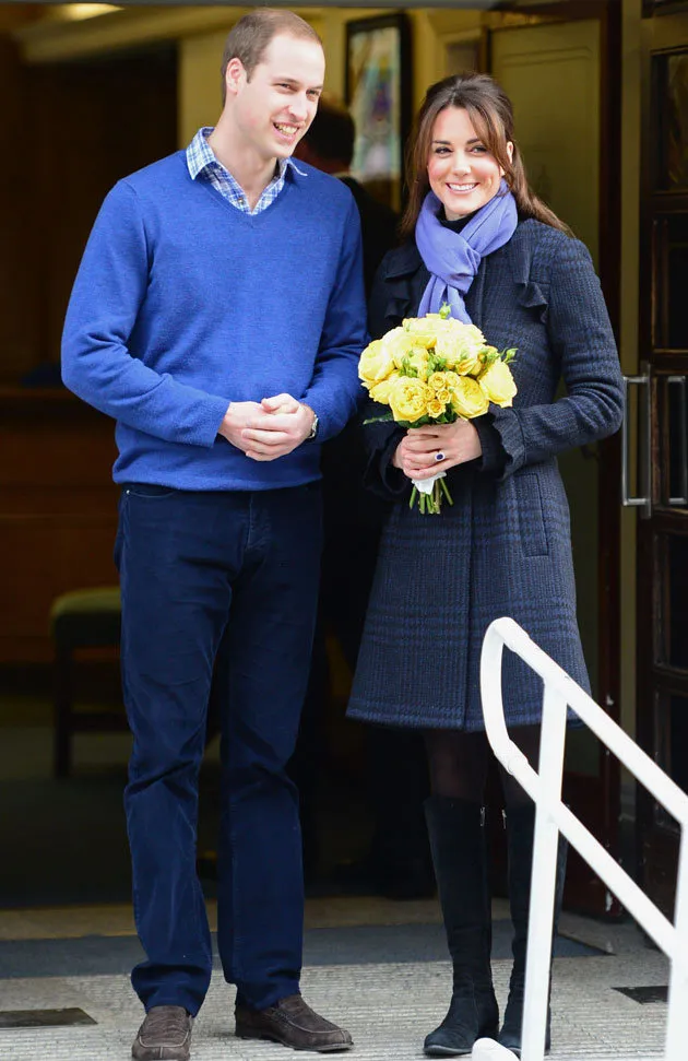 Pangeran William - Kate Middleton di depan rumah sakit King Edward VII @ uk.omg.yahoo.com
