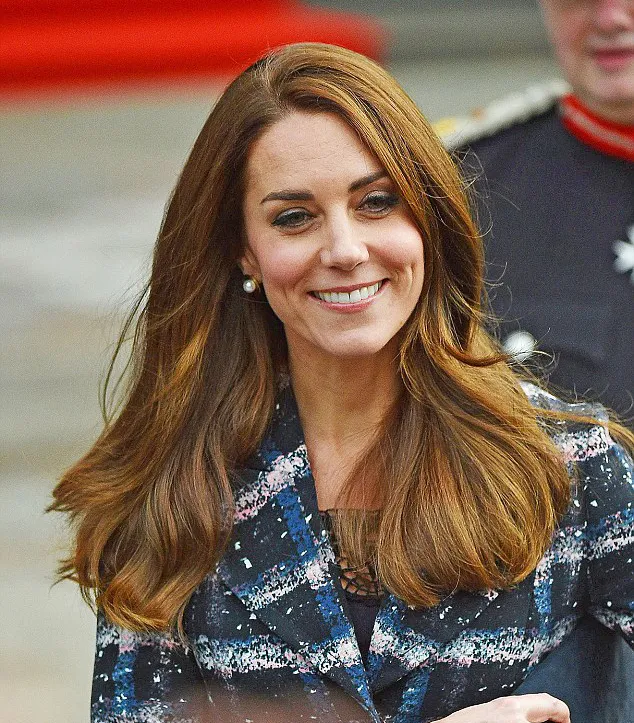 Kate ikut senang dengan hubungan Harry dan Meghan © dailymail.co.uk
