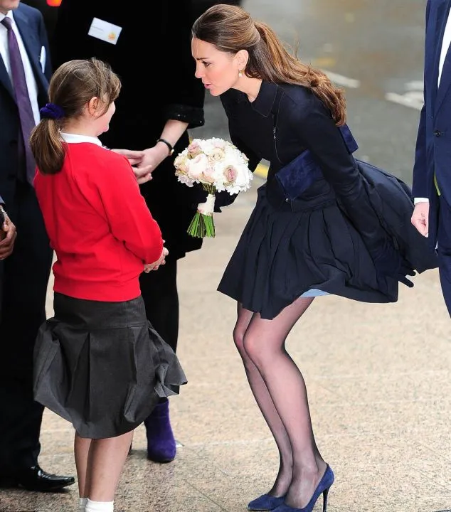 Salah satu kegiatan yang dihadiri Kate @ dailymail.co.uk