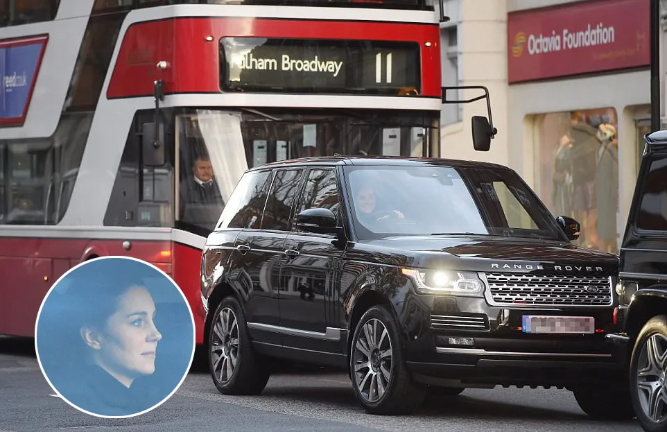 Bangsawan seperti Kate ternyata juga bisa terjebak macet! © dailymail.co.uk