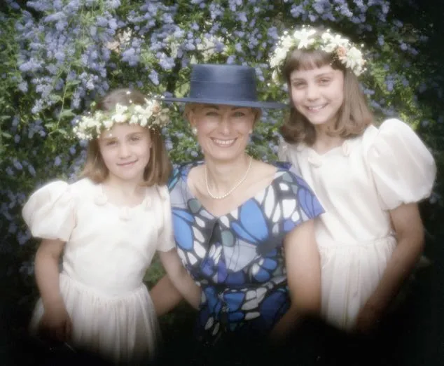 Pippa Middleton - Carole Middleton - Kate Middleton @ dailymail.co.uk
