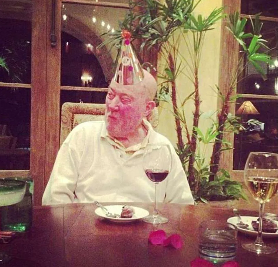 Frank meninggal 3 minggu setelah putrinya bunuh diri © instagram.com/rachelbrosnahan