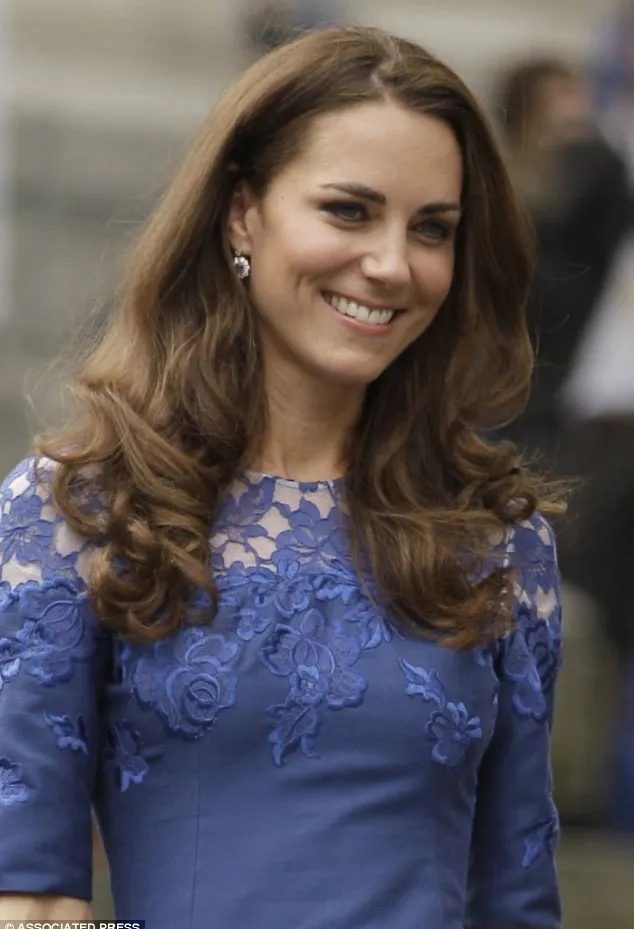 Gaya rambut Kate Middleton sebelumnya @ dailymail.co.uk