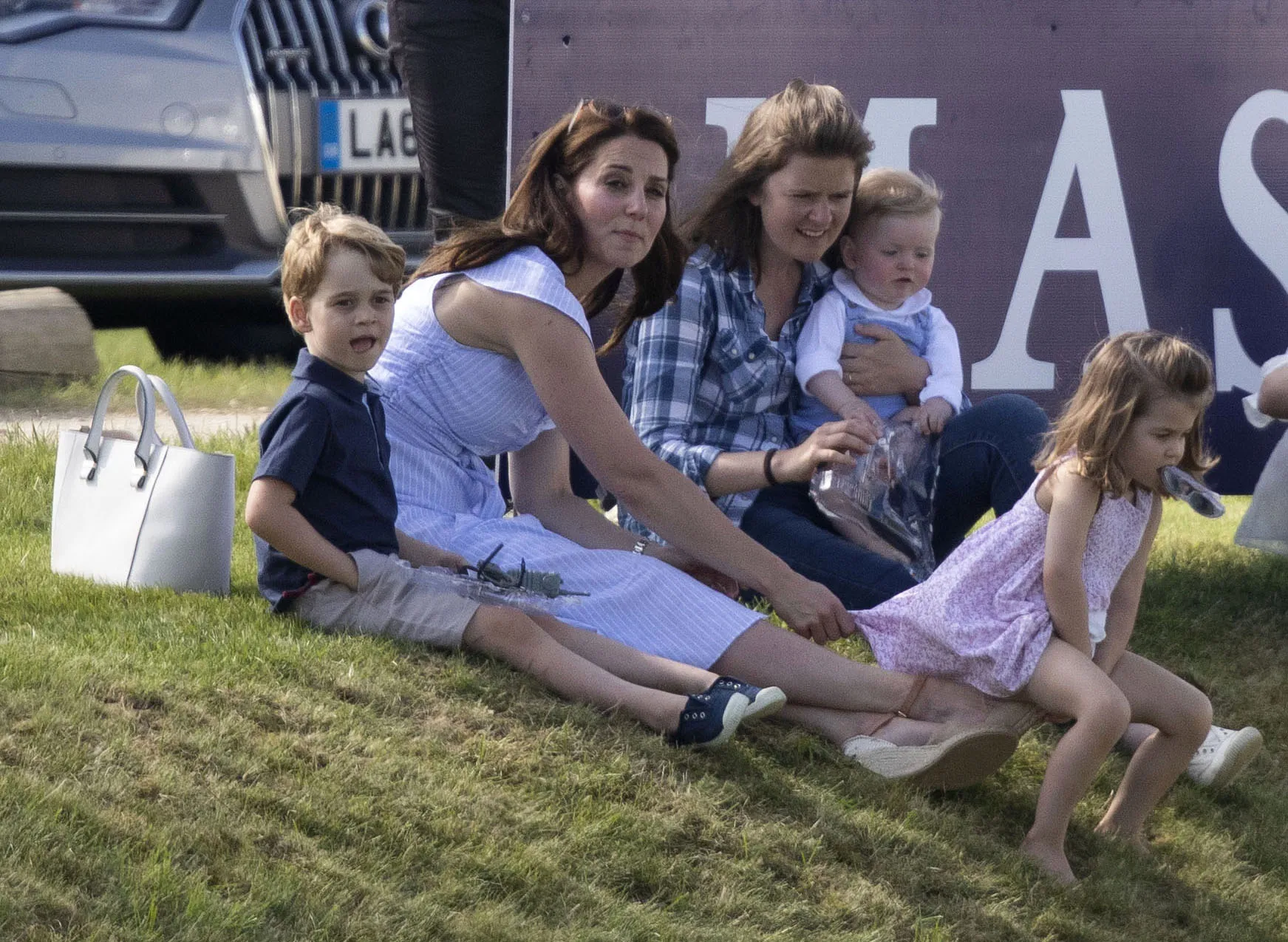George dan Charlotte memiliki kepribadian yang bertolak belakang. (AP IMAGES)