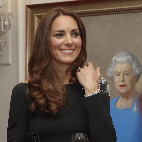 Penampilan Kate Middleton Dengan Dress Hitam @ dailymail.co.uk