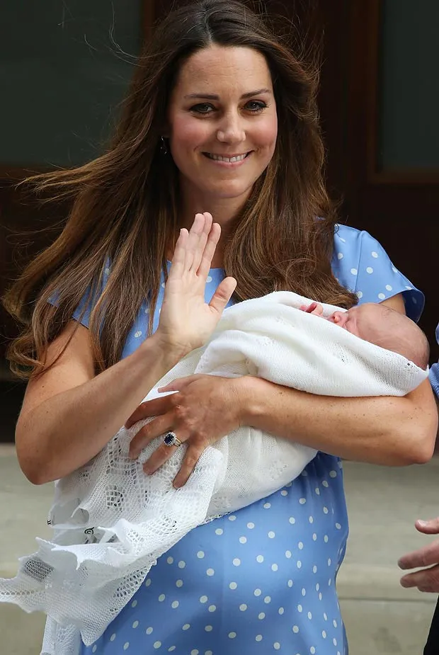 Kate Middleton dan bayinya. @thesun.co.uk