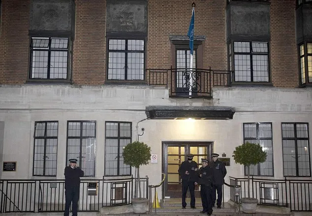 Suasana rumah sakit King Edward VII @ dailymail.co.uk