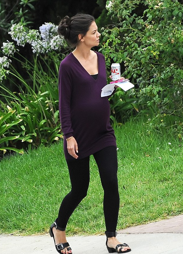 Katie hamil cuma dalam film kok :) @ dailymail.co.uk/WENN