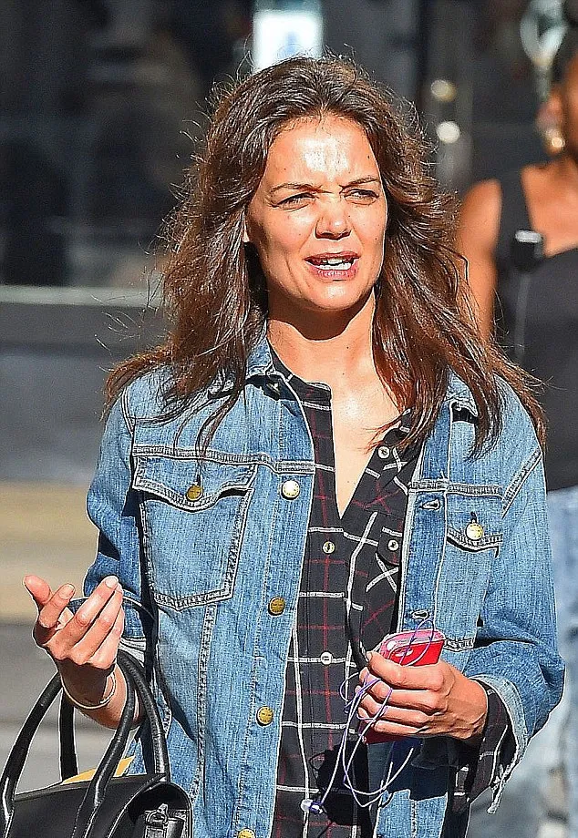 Katie Holmes @ dailymail.co.uk