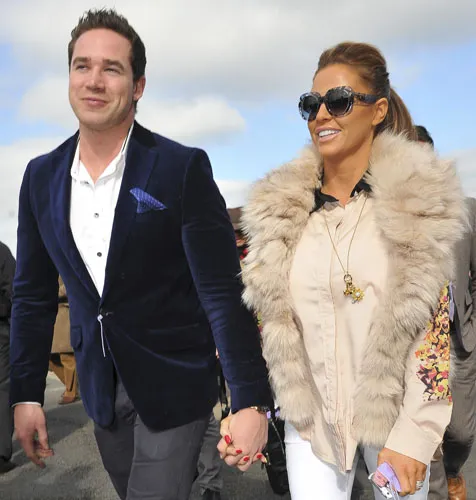 Katie dan suami, akankah kehangatan mereka terlihat lagi? @ splashnews.com